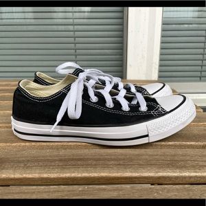 Black canvas converse